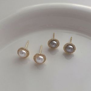 Pendientes De Cobre Con Perlas Redondas Y Diamantes