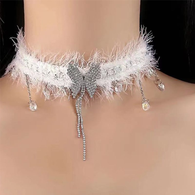 Collar De Mariposa De Diamantes De Felpa