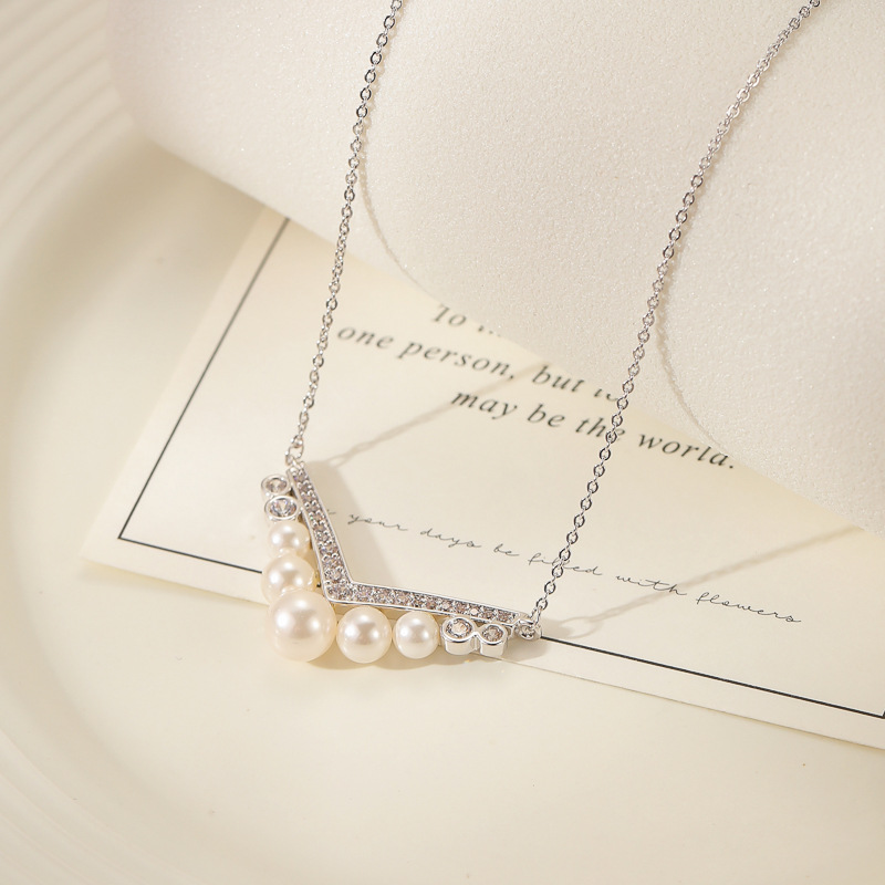Collar Geométrico De Metal Con Diamantes Y Perlas