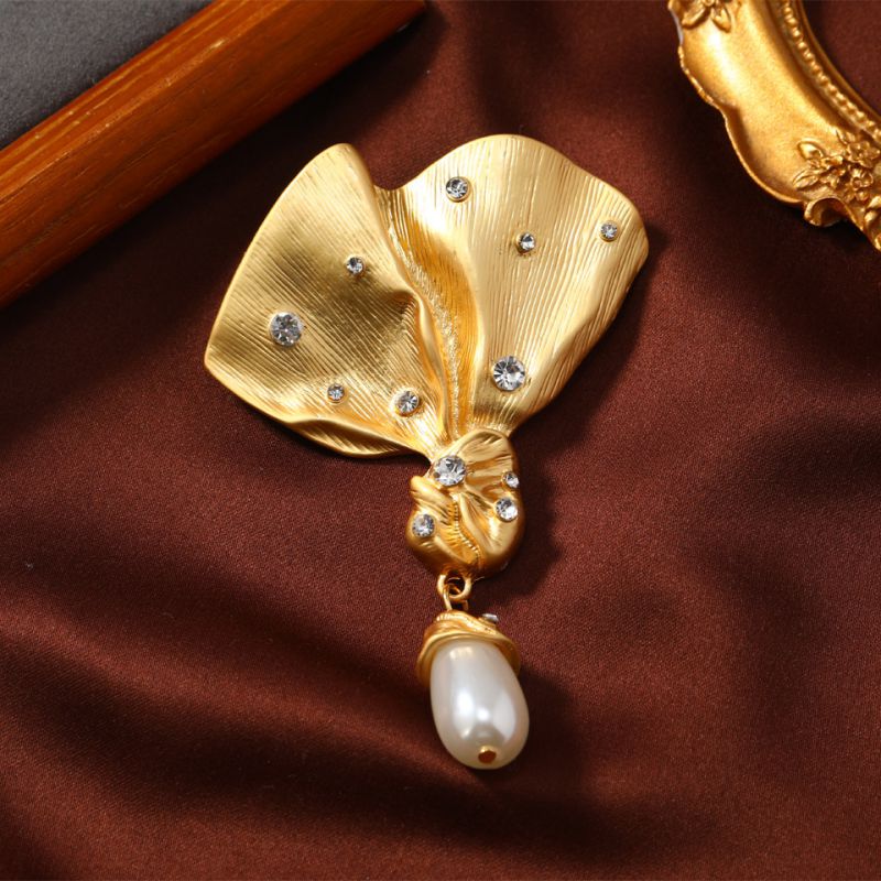 Broche De Perlas Colgantes Con Lazo Plisado De Aleación
